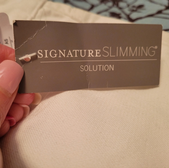 CJ Banks Signature Slimming White Ankle Jeans NWT - Picture 13 of 16